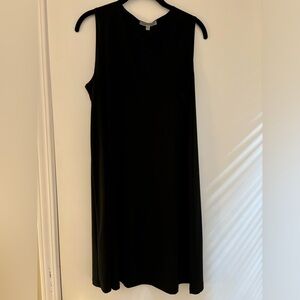 Black sleeveless dress